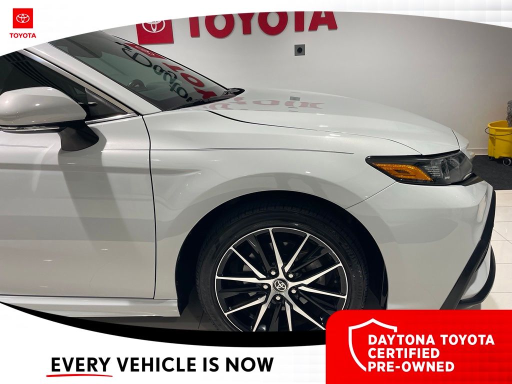 2024 Toyota Camry SE - Photo 7