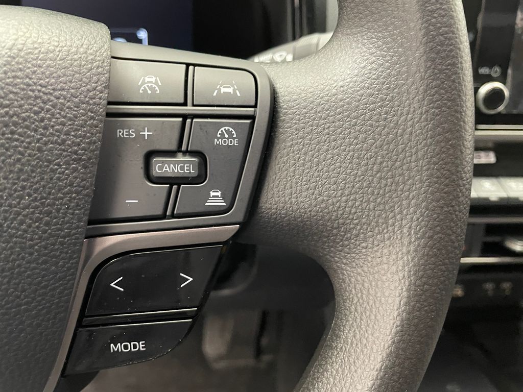 2025 Toyota Camry LE 22