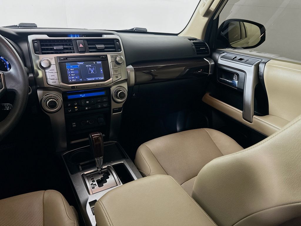 Thumbnail: 2019 Toyota 4Runner - 23