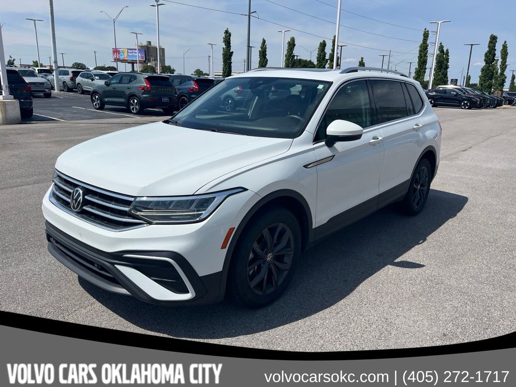 Pure White 2022 Volkswagen Tiguan SUV / Crossover Front-Wheel Drive 8-Speed Automatic