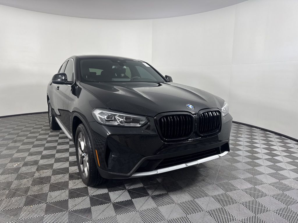 Thumbnail: 2022 BMW X4 - 3