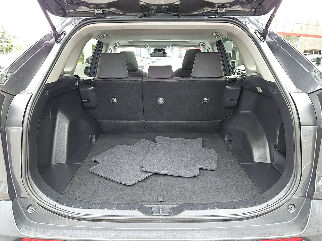 Thumbnail: 2019 Toyota RAV4 - 29