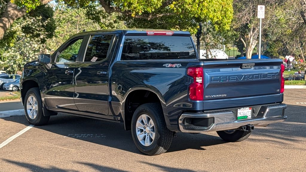 Used 2022 Chevrolet Silverado 1500 LT 4D Crew Cab