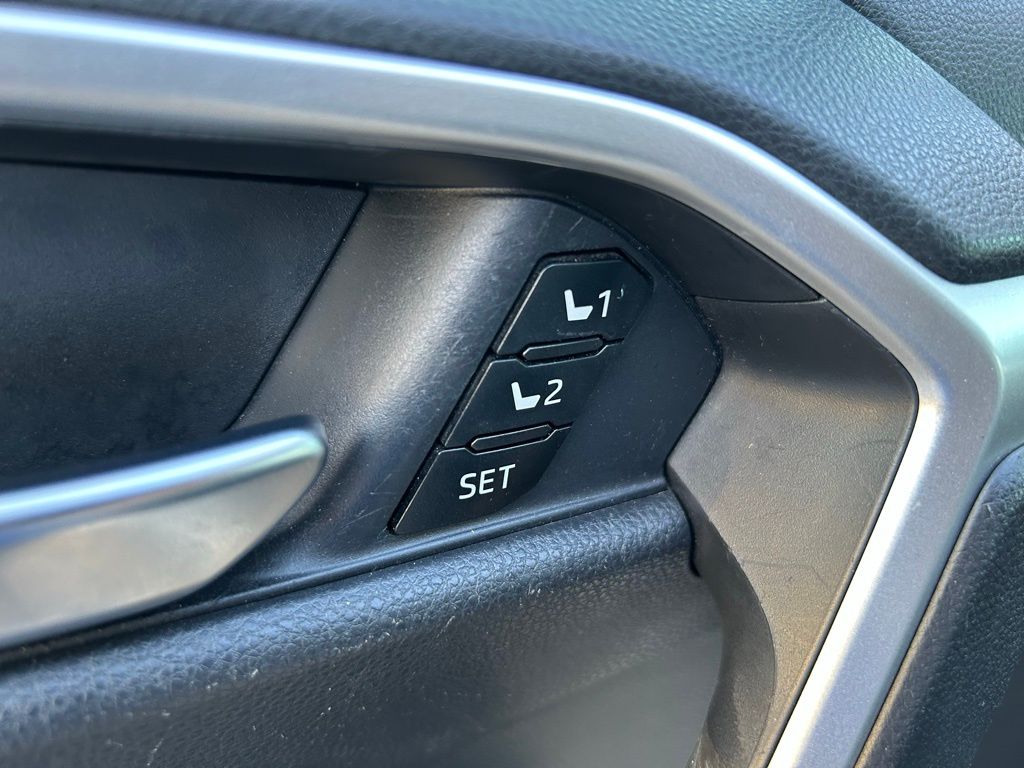 Thumbnail: 2023 Toyota RAV4 - 18