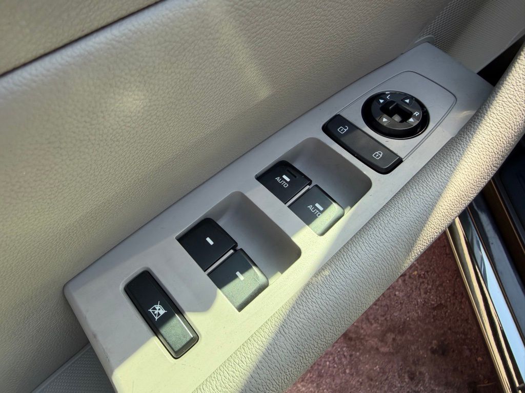 Used 2015 Brown Hyundai Sport image 19