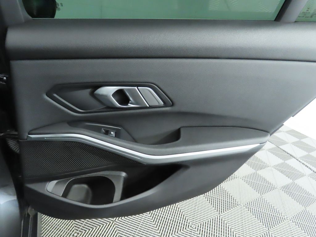 2021 BMW 3 Series 330i 27