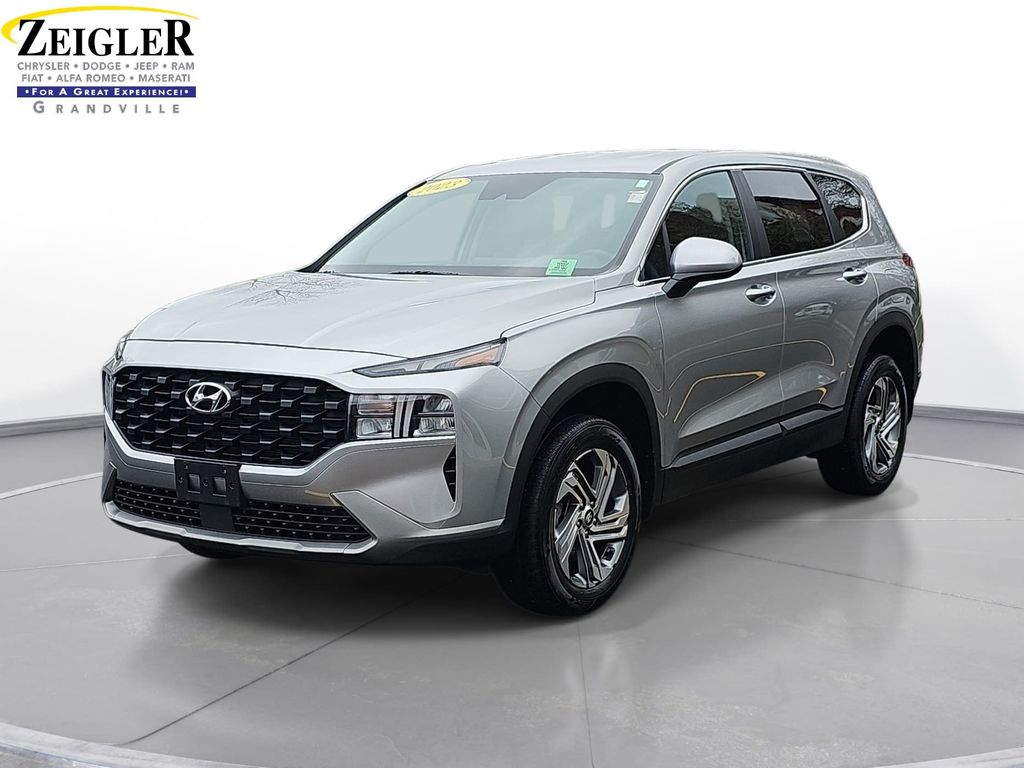 Shimmering Silver Pearl 2023 Hyundai Santa Fe SE AWD SUV / Crossover All-Wheel Drive 8-Speed Automatic