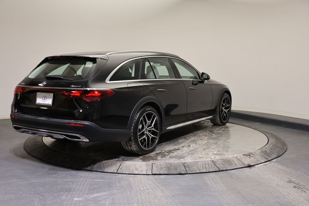 Thumbnail: 2026 Mercedes-Benz E-Class - 7