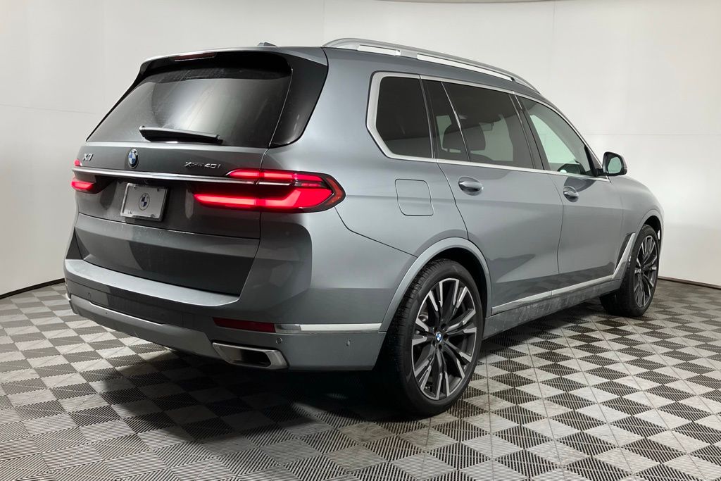 2025 BMW X7 xDrive40i 6