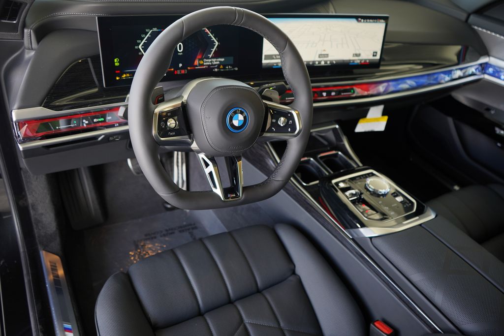 Thumbnail: 2026 BMW 7 Series - 14