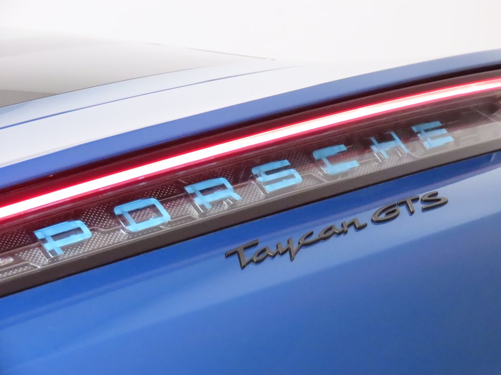 Thumbnail: 2023 Porsche Taycan - 12