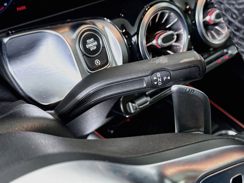 Thumbnail: 2021 Mercedes-Benz GLB - 16