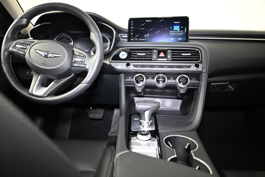 2023 Genesis G70 2.0T 16