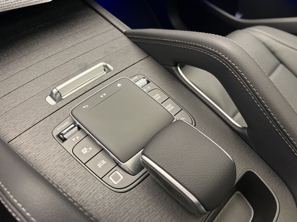 Thumbnail: 2026 Mercedes-Benz GLE - 21