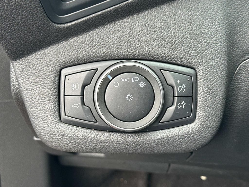 2019 Ford Escape SE photo