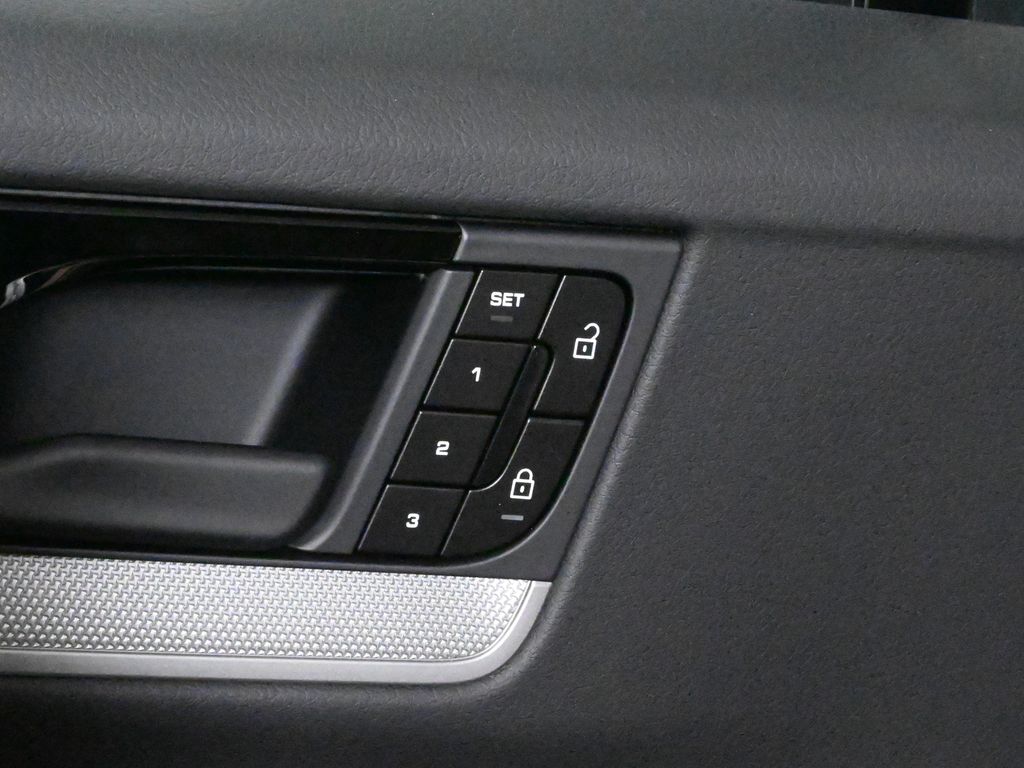 Thumbnail: 2026 Porsche Cayenne - 31