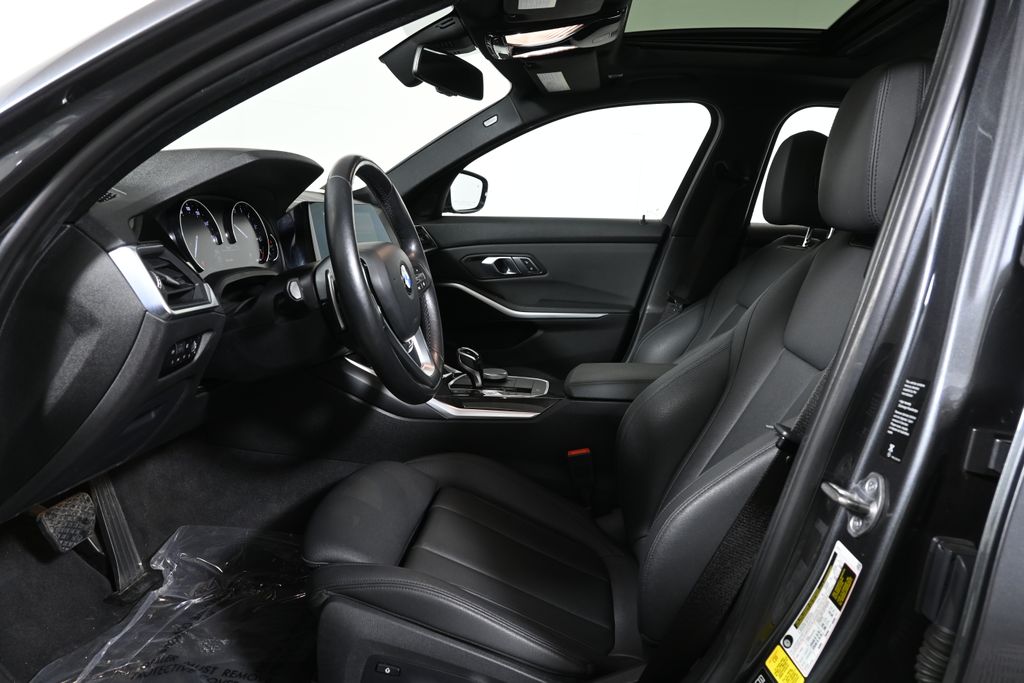 Thumbnail: 2019 BMW 3 Series - 3