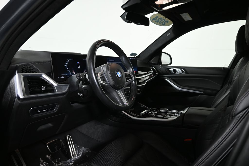 Thumbnail: 2024 BMW X7 - 14