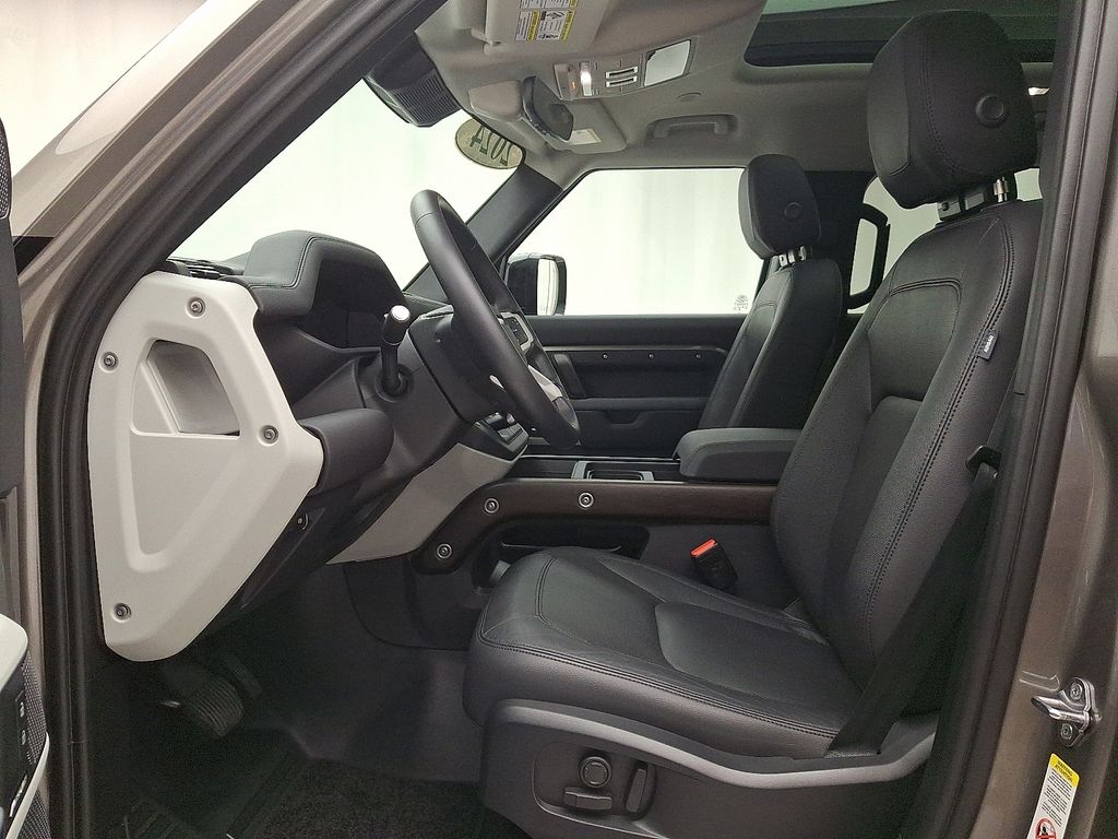 2024 Land Rover Defender 110 14