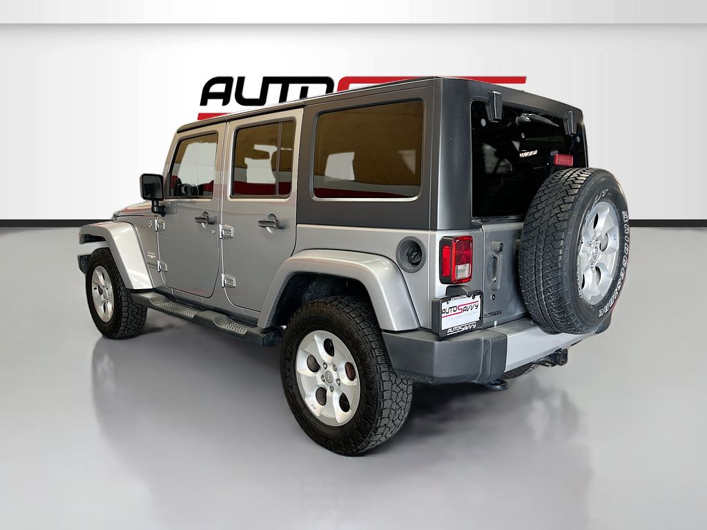 Used 2014 Billet Metallic Clearcoat Jeep Unlimited Sahara image 5
