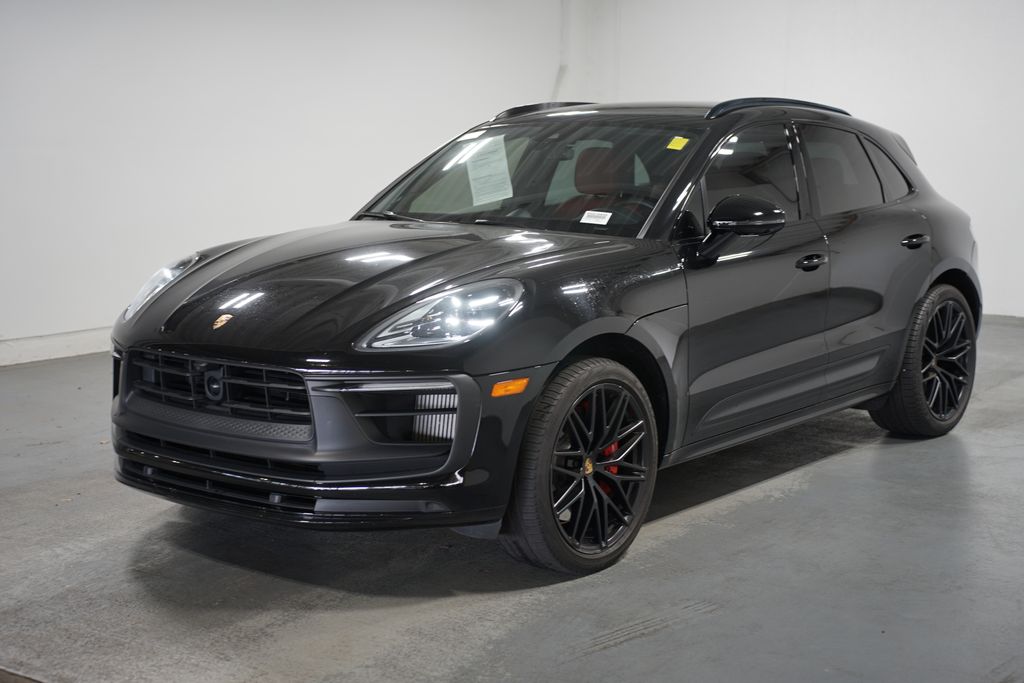 Thumbnail: 2023 Porsche Macan - 1