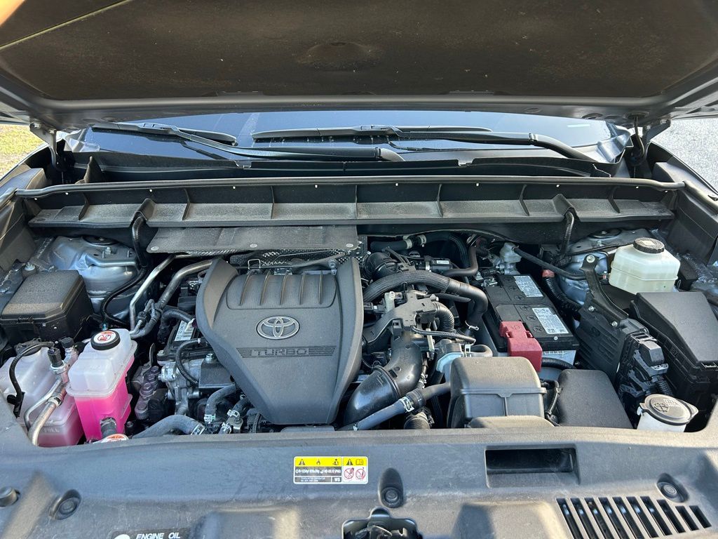 2024 Toyota Highlander XLE 11