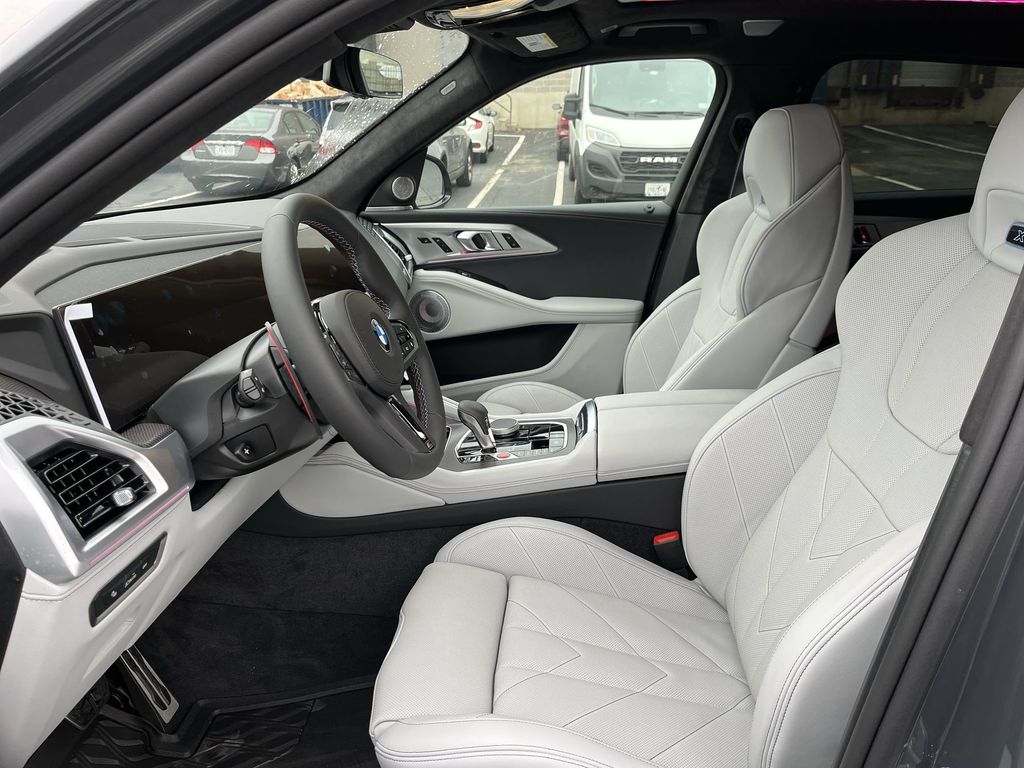 Thumbnail: 2026 BMW XM - 11