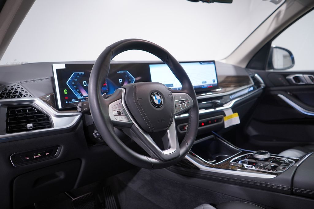 Thumbnail: 2025 BMW X7 - 6