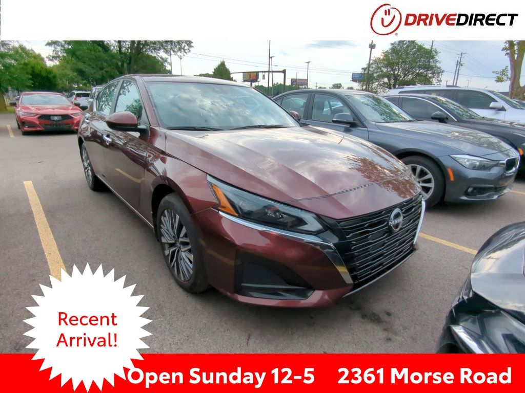 Garnet Pearl Metallic 2023 Nissan Altima Sedan All-Wheel Drive Continuously Variable Transmission