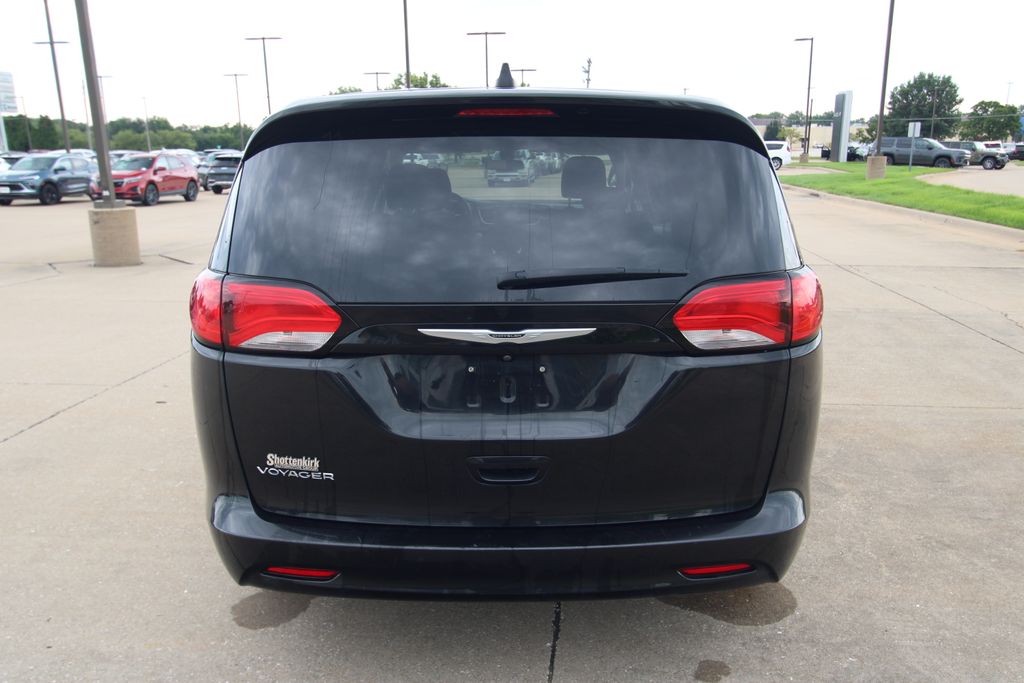Used 2022 Chrysler Voyager Van