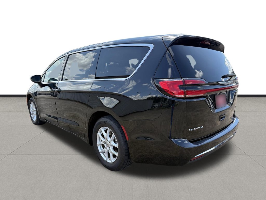 2024 Chrysler Pacifica Touring L - 2