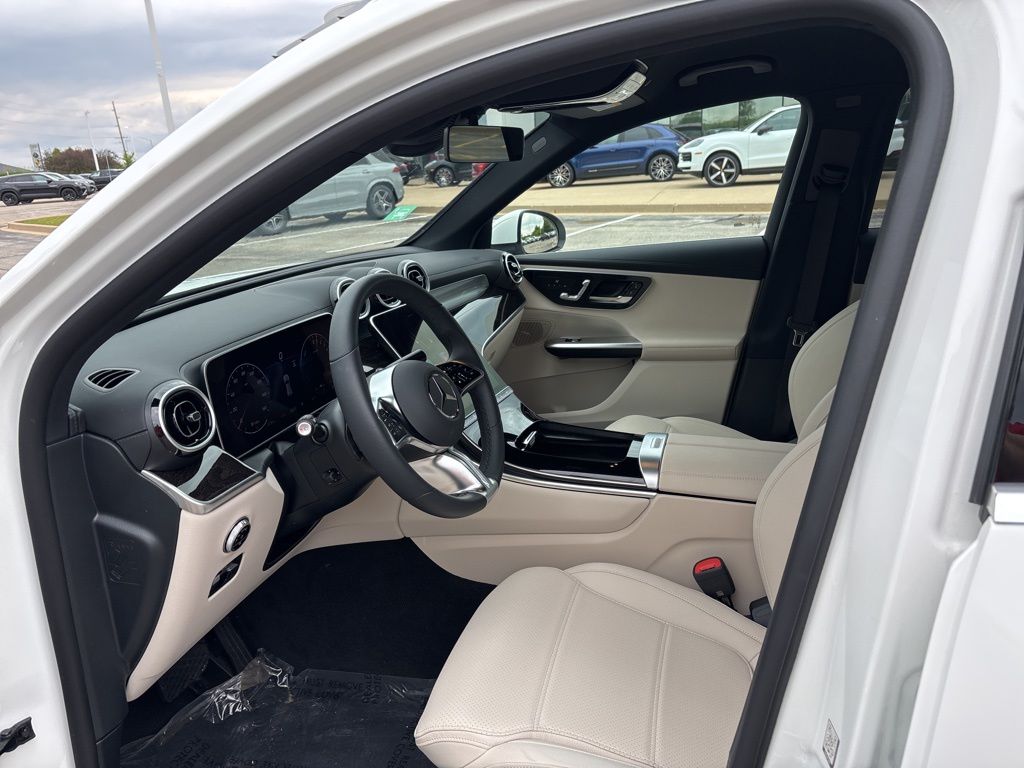 2025 Mercedes-Benz GLC GLC 350e photo
