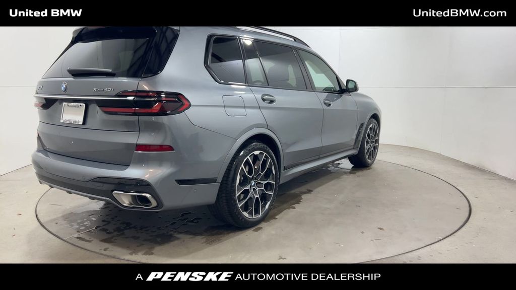 Thumbnail: 2023 BMW X7 - 8