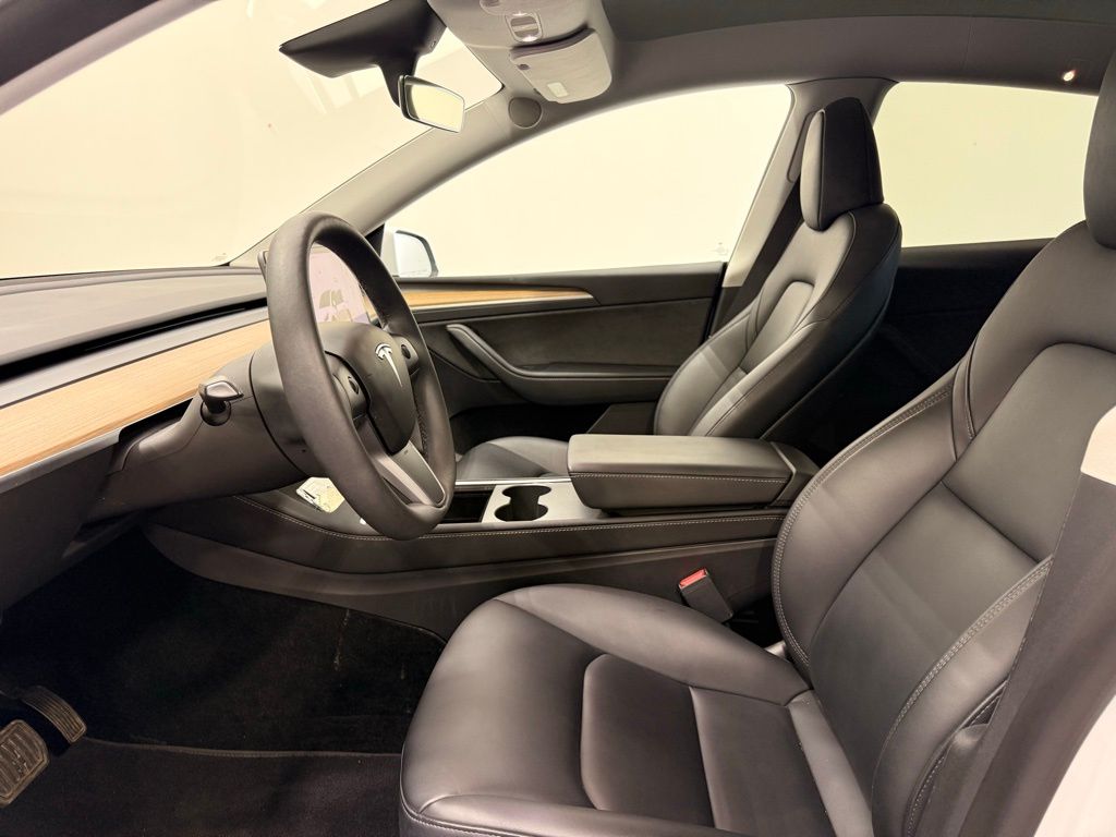 Thumbnail: 2023 Tesla Model Y - 10