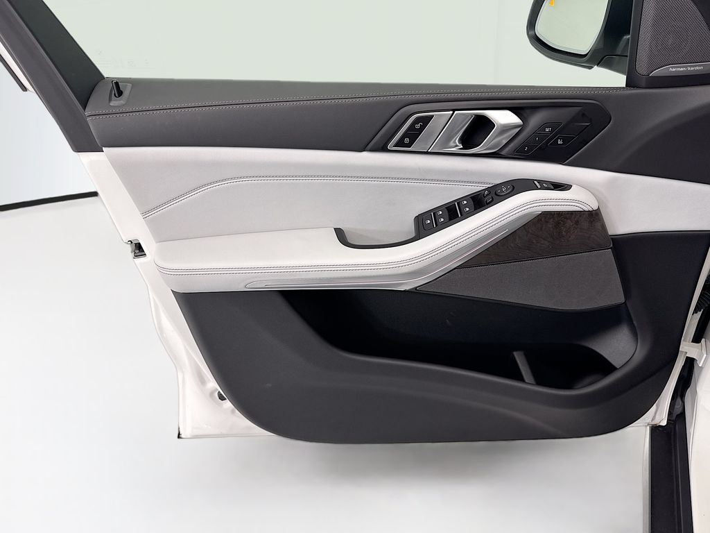 Thumbnail: 2026 BMW X5 - 23