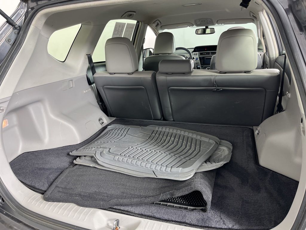 Thumbnail: 2015 Toyota Prius v - 8