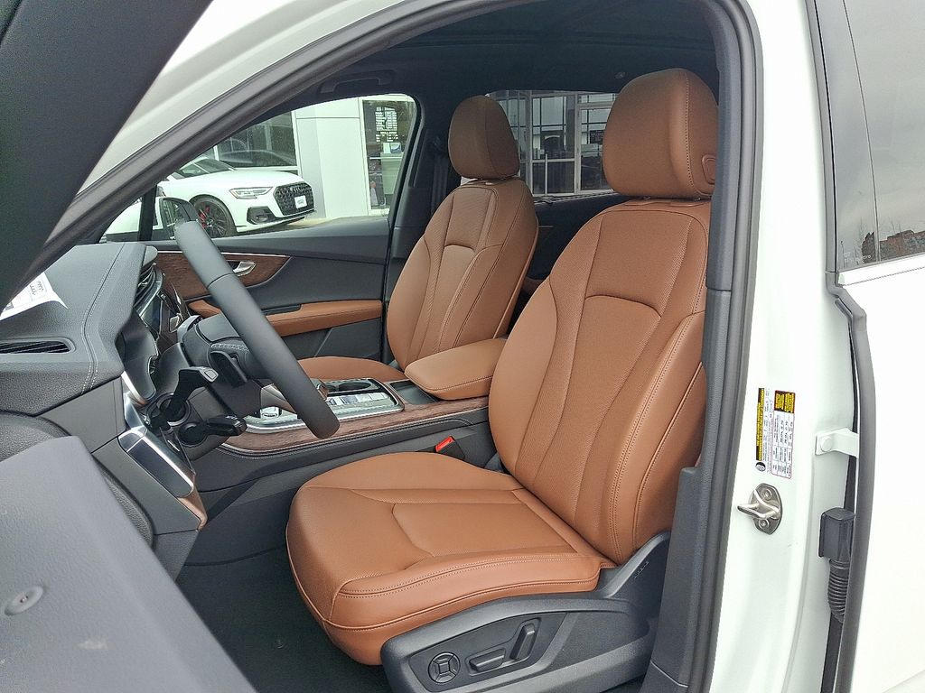 Thumbnail: 2026 Audi Q7 - 10