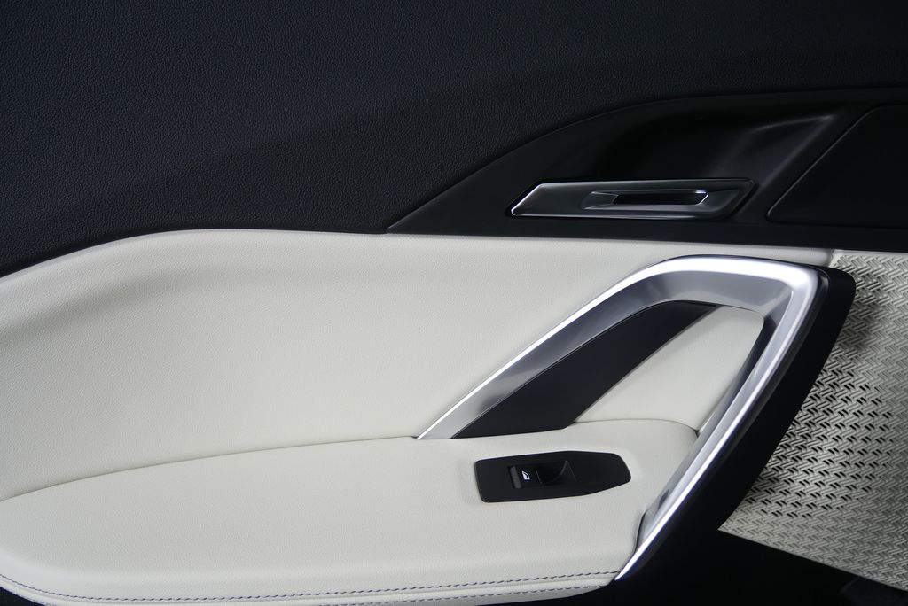 Thumbnail: 2026 BMW X1 - 13