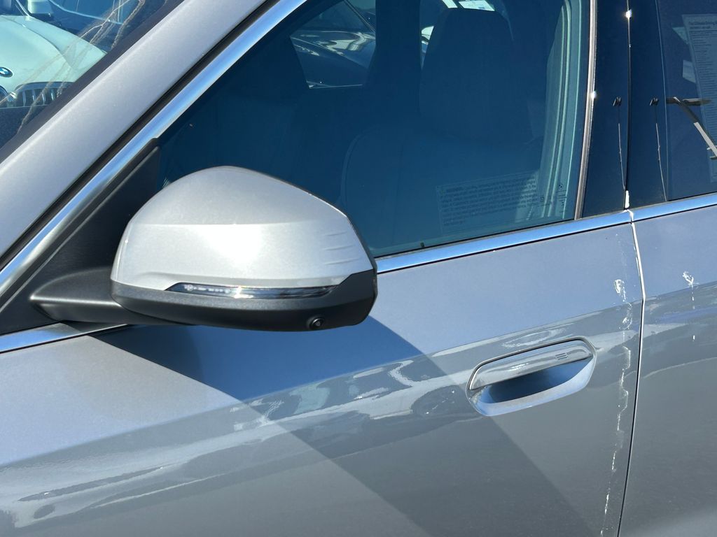 Thumbnail: 2026 BMW X1 - 10