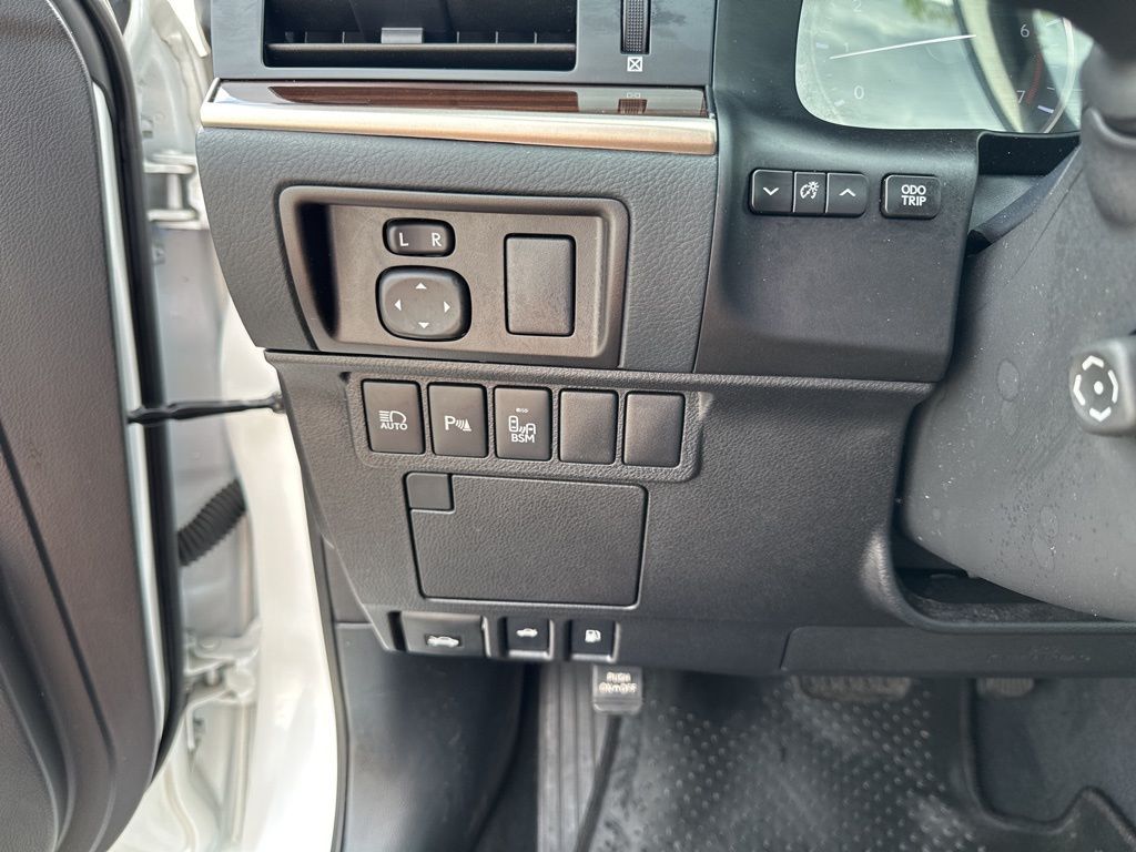 Used Car 2017 Lexus Es  350 For Sale Under $30,000 In Austin, Texas