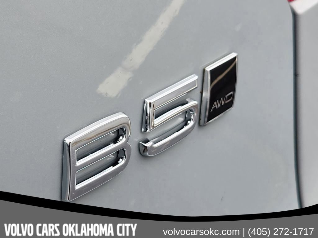 2026 Volvo XC40 Plus - Photo 11