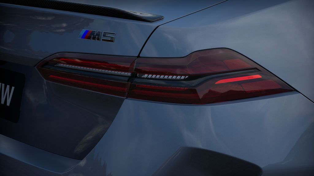 2025 BMW M5 Base 8