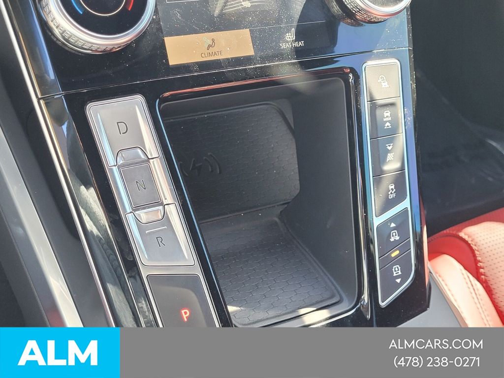 Used 2024  Jaguar HSE image 22