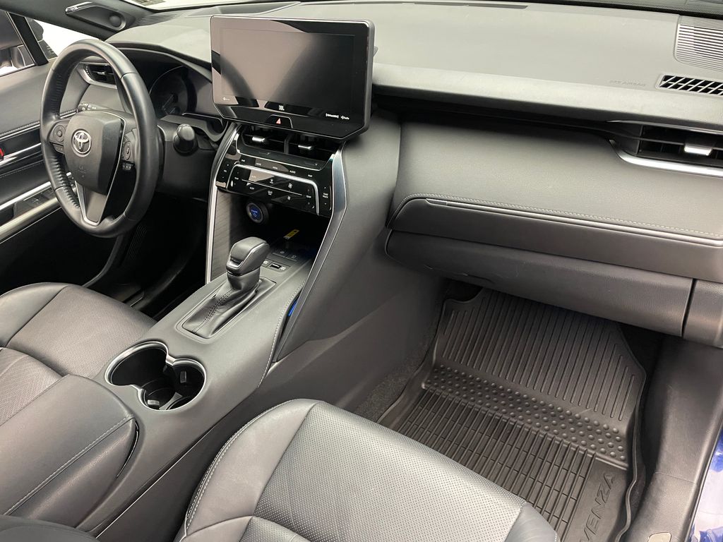 2021 Toyota Venza Limited 16