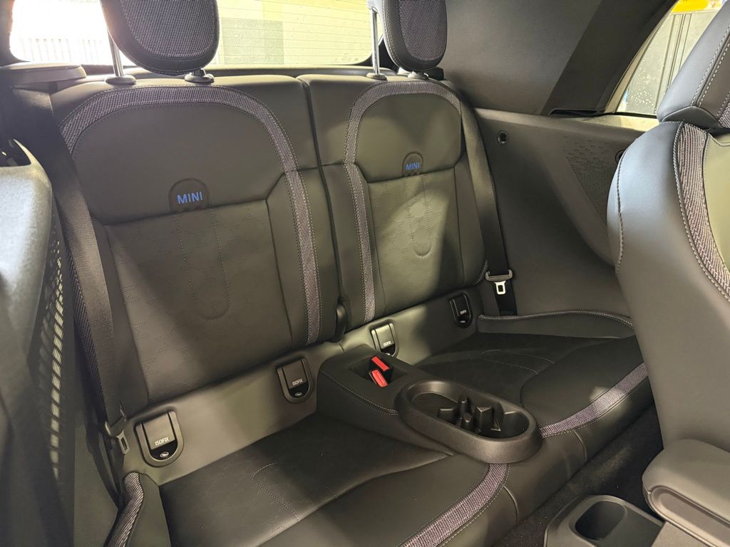 Thumbnail: 2026 MINI Cooper - 23