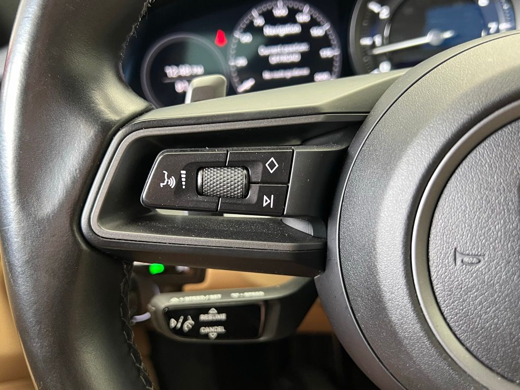 Thumbnail: 2021 Porsche 911 - 9