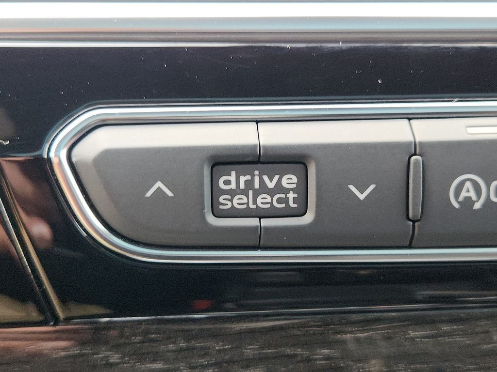 Thumbnail: 2019 Audi Q7 - 25