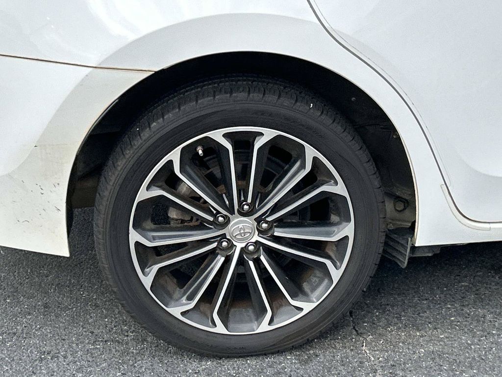 Used 2016 White Toyota S Premium image 7