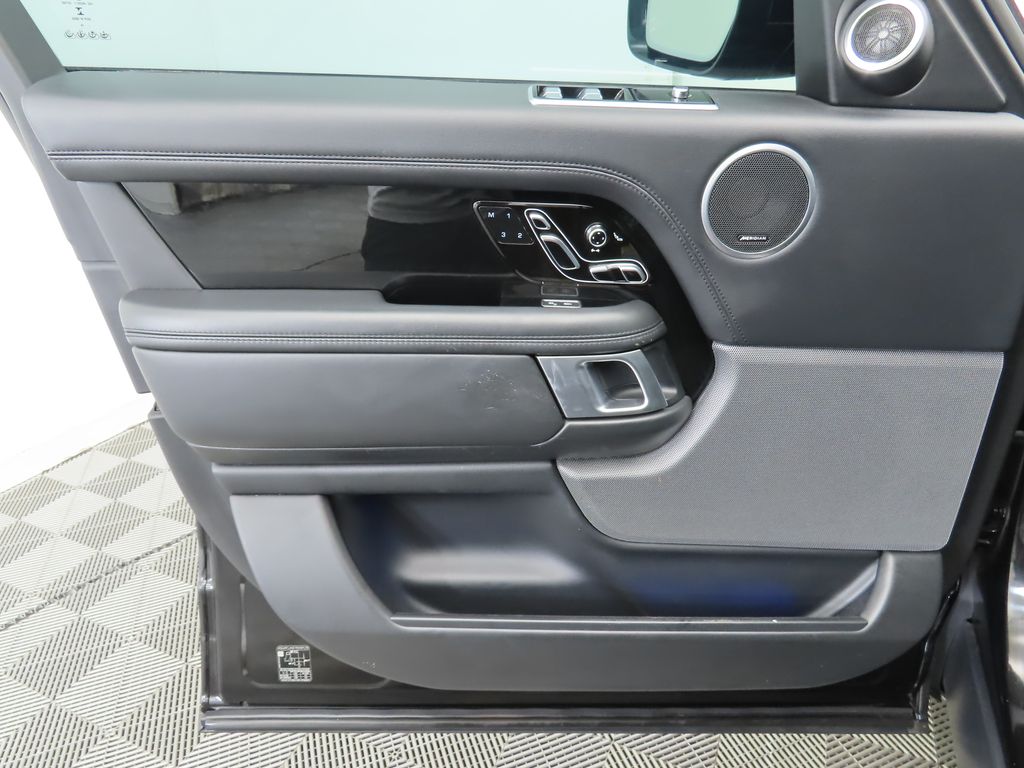 Thumbnail: 2020 Land Rover Range Rover - 24