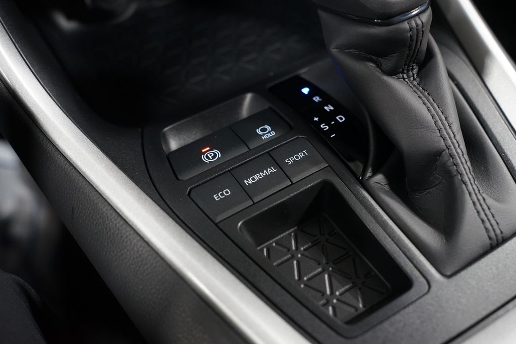 Thumbnail: 2025 Toyota RAV4 - 22